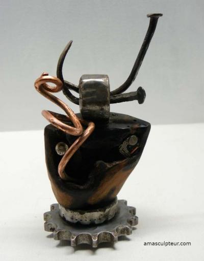 Minotaure, sculpture par Ama